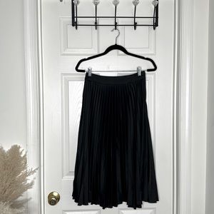 COPY - Black satin pleated skirt